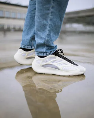 Кроссовки Adidas Yeezy Boost 700 v3 (18665) Размер обуви: 42 — купить в  Красноярске. Состояние: Новое. Кеды, кроссовки, слипоны на  интернет-аукционе Au.ru