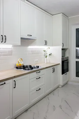 Угловая кухня в стиле неоклассика \"Модель 723\" в Перми - цены, фото и  описание.