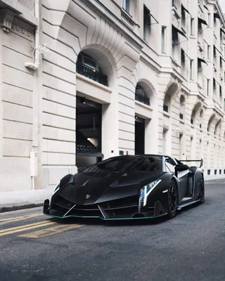 Lamborghini Veneno Roadster - The Collectors Circle