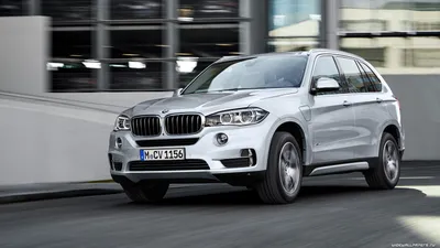 Автомобиль BMW X5, 2019 в горах - обои для рабочего стола, картинки, фото