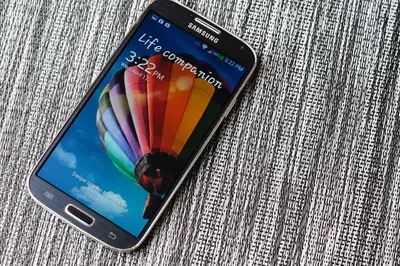 Samsung Galaxy S4 (Unlocked, Like New) - Mr Aberthon