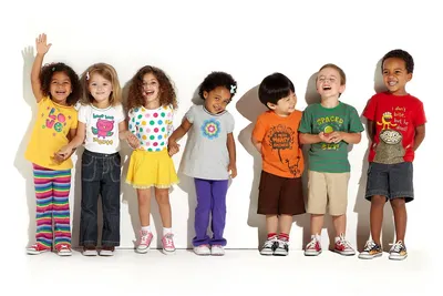 Мальчики и девушки детского сада одежды детей с собранием одежды одежд  новым одевают, брюки, ботинки, шляпы, крышки Иллюстрация вектора -  иллюстрации насчитывающей гламур, чертеж: 108667425