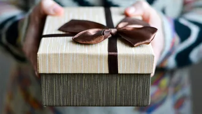 150+ идей, что подарить другу на 23 Февраля 2024: оригинальные и недорогие  варианты подарков