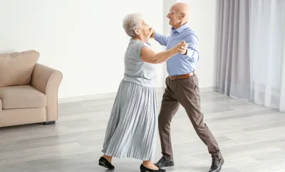 Помощь пожилым людям с болезнью Паркинсона • Дом престарелых Забота