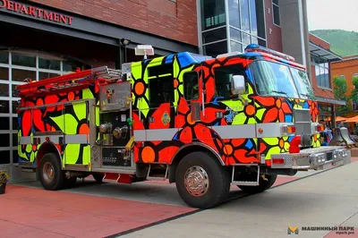 Минниханов вручил сотрудникам МЧС ключи от новых пожарных машин