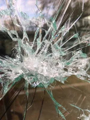 Мега чехол с эмитацией разбитого стекла на Huawei Honor Magic - Барт Симпсон