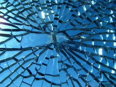 Красота разбитого стекла стоковое фото. изображение насчитывающей  настроение - 169143902