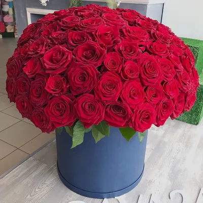 Красные розы на 8 марта в коробке в форме сердца | Fleur st valentin, Roses  valentine, Saint valentin
