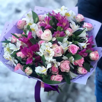 Самый желанный подарок на 8 марта – это цветы и лепестки роз