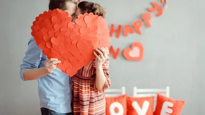 14 февраля в России отмечают День святого Валентина: поздравительные  открытки от Om1.ru — афиша Омска