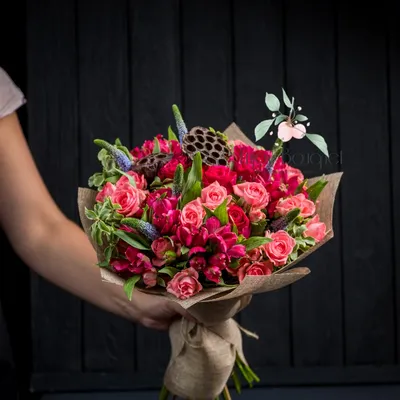 Букет цветов Яркий аромат - купить по цене 18291 ₽ с доставкой,  Санкт-Петербург