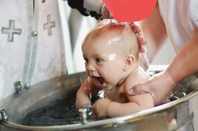 Зачем крестить ребенка?