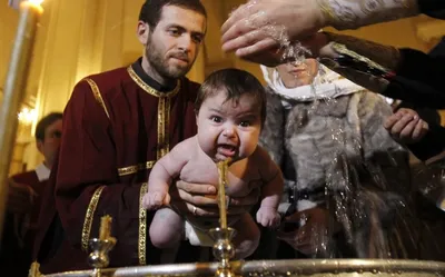 Крестить ли капризных детей? Отвечают священники | Правмир