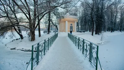 Мокрый снег, усиление ветра и гололедица