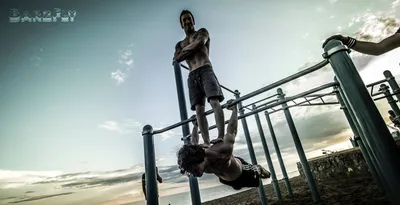 Человек Делает Street Workout Занятия — стоковые фотографии и другие  картинки 2015 - 2015, Активный образ жизни, Анаэробное упражнение - iStock