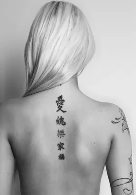 Гуф набил на пальцах новое тату на китайском. Фаны уже расшифровали  иероглифы | RAP.RU