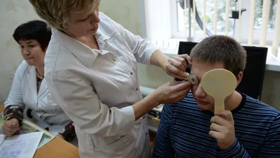 С каким зрением не дают водительские права: ограничения при получении