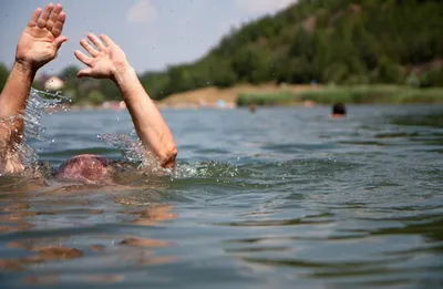 Спасатели-водолазы нашли тело утопленника в Малом Узене — ИА  «Версия-Саратов»