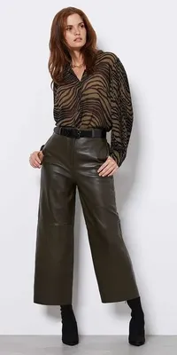 Кожаные брюки с чем носить. Гид по стилю| juliaosina.ru