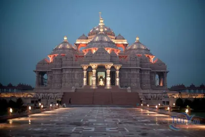 Красивые Buldings и архитектура виска Sri Krishna Balaram Mandir Индии  ISKCON Редакционное Фотография - изображение насчитывающей перемещение,  отлично: 149126627