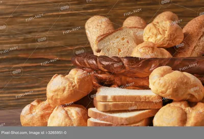 Хлеб Райский - \"Привет, я хлеб! . Мне говорят, что я красивый и очень  вкусно пахну! У меня много братьев - мы все с трудом поместились на фото😁  . Мы рождаемся каждую