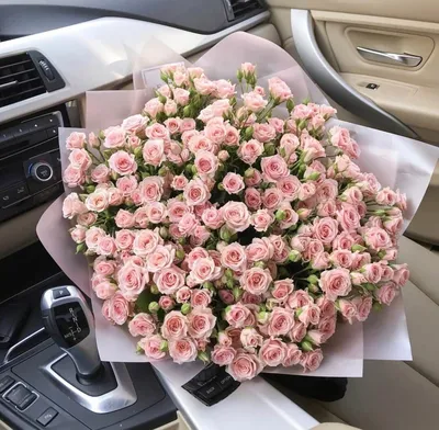 Букет из 19 веток кустовой розы Мисти Бабблс по выгодной цене в Краснодаре