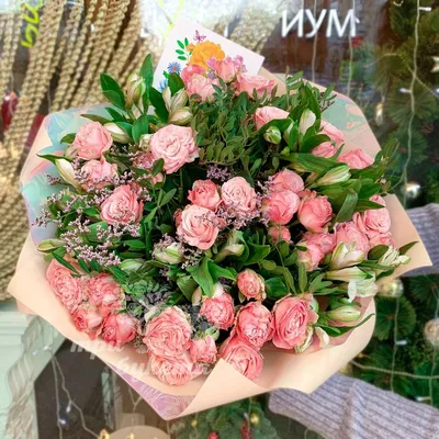 Купить букет из 21 розовой кустовой розы в Петербурге