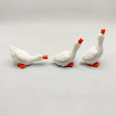 Взрослые лебеди и дети на реке, счастливая семья лебедя птицы Стоковое  Изображение - изображение насчитывающей защитите, птиц: 113814809