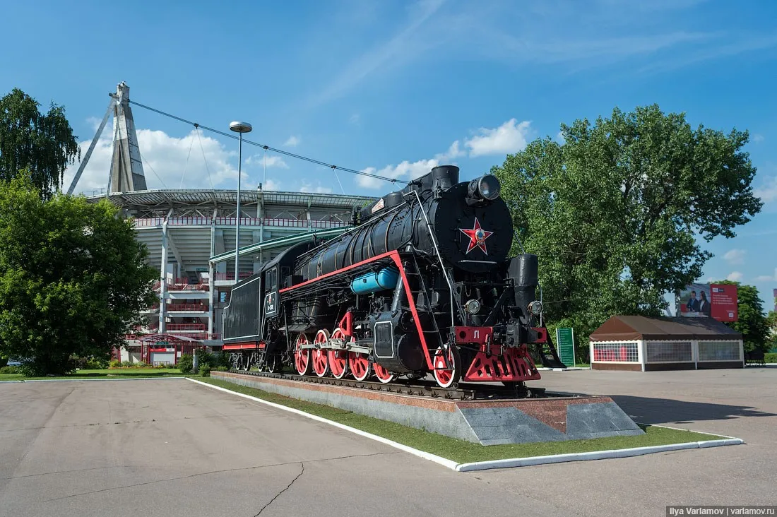 Ст локомотив. Паровоз ФК Локомотив. Паровоз на стадионе Локомотив Москва. ФК Локомотив поезд. Электровоз паровоз тепловоз.