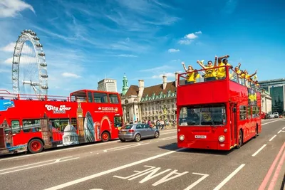 Лондонский автобус на красной площади» — создано в Шедевруме