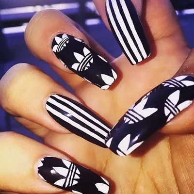 За жизнь, за пацанов! 🤘🌝 #ногти #гельлак #юмор #фейл #маникюр #тренд  #мода #стиль #лайк #красивыйманикюр #но… | Chrome nails designs, Adidas  nails, Nail stencils