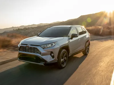 Зона комфорта: Toyota RAV4 меняет представление о полном приводе - Статьи -  автопортал pogazam.ru - Екатеринбург