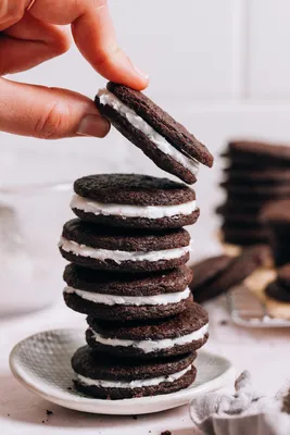 Oreo debuts NYC-inspired black and white cookie