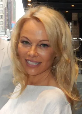 Pamela Anderson - Wikipedia