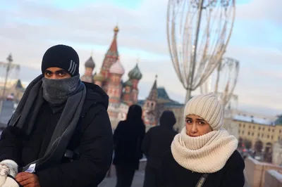 Московский апрель в снегу. Фотографии холодного апреля в Москве. Апрель  2013 года Москва. Весенний заснеженный город. Фото весеннего города.