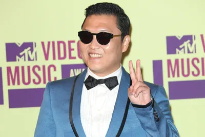 Psy's 'Gentleman' knocks 'Gangnam Style' to No. 2 on YouTube charts