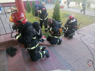 Человека спасли при пожаре в многоэтажке на Сахалине - Новости Сахалинской  области. Происшествия – Фотогалерея, фото 1 - ASTV.ru