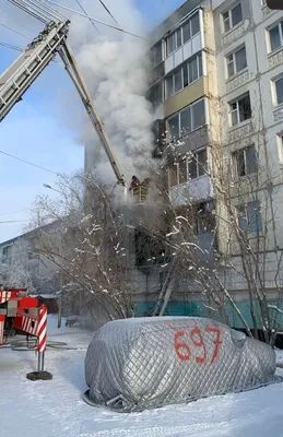 Курганских пожарных наградили за спасение пенсионерки из огня