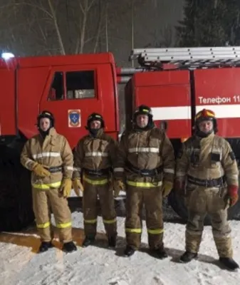 В Барнауле на пожаре спасли несколько десятков человек