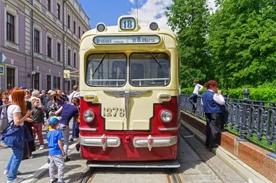 Старинный автомобиль — раскраска для детей. Распечатать бесплатно.