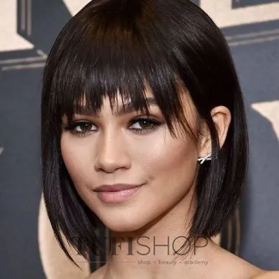 Молодежные женские стрижки: виды | Hairstyles with bangs, Medium haircuts  with bangs, Medium hair styles