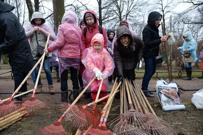 Субботник в парке Маяковского