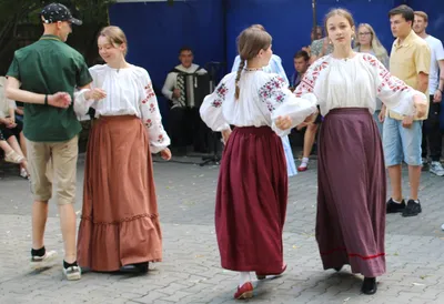 Белорусский народный танец — Википедия