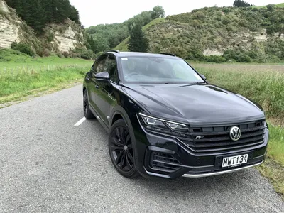 The Crazy Luxury Features That Make the First-Gen VW Touareg Such an  Over-Engineered Nightmare