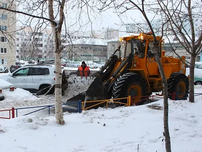 Уборка снега, услуги по уборке и вывозу снега для физических и юридических  лиц в Москве.