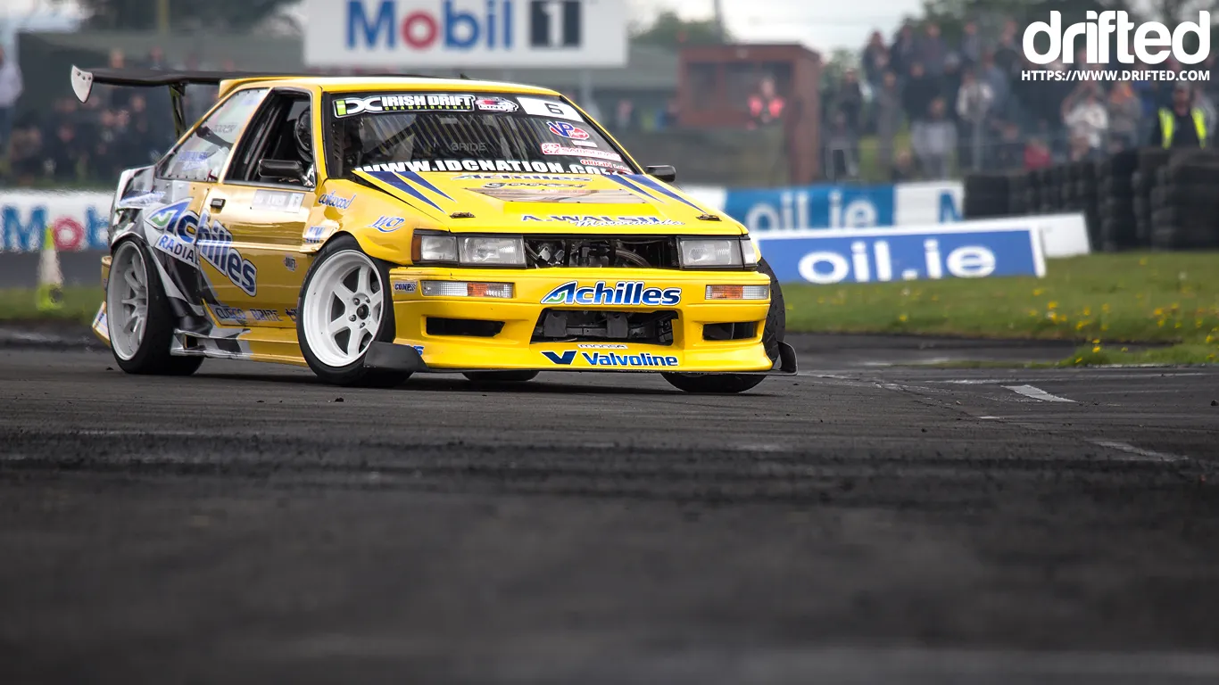 Ae86 drift. Toyota ae86. Toyota Corolla ae86 Drift. Тойота ае 86 дрифт.