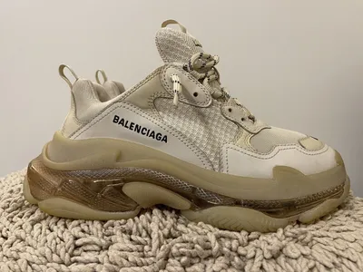 Balenciaga triple s обои в хорошем качестве: Скачать для Windows