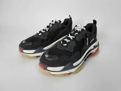 Скачать Balenciaga triple s обои: Размеры для Android