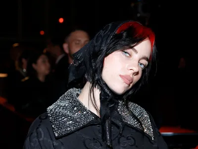 Обои на телефон: Billie Eilish в высоком разрешении (WebP, PNG)