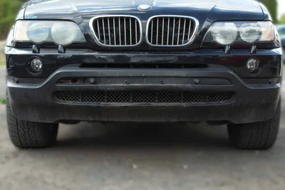 Обои BMW X5 E53 для iPhone и других телефонов: выберите формат